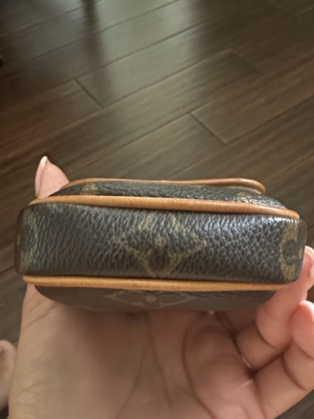 RARE✅LV POUCH LOUIS VUITTON KEY POUCH KEYCHAIN MINI POCHETTE LV lipstick pouch - Picture 10 of 16